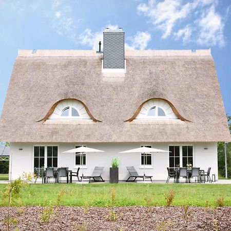 Reetidyll Am Haff Villa Pepelow Exterior photo