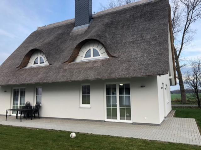 Reetidyll Am Haff Villa Pepelow Exterior photo